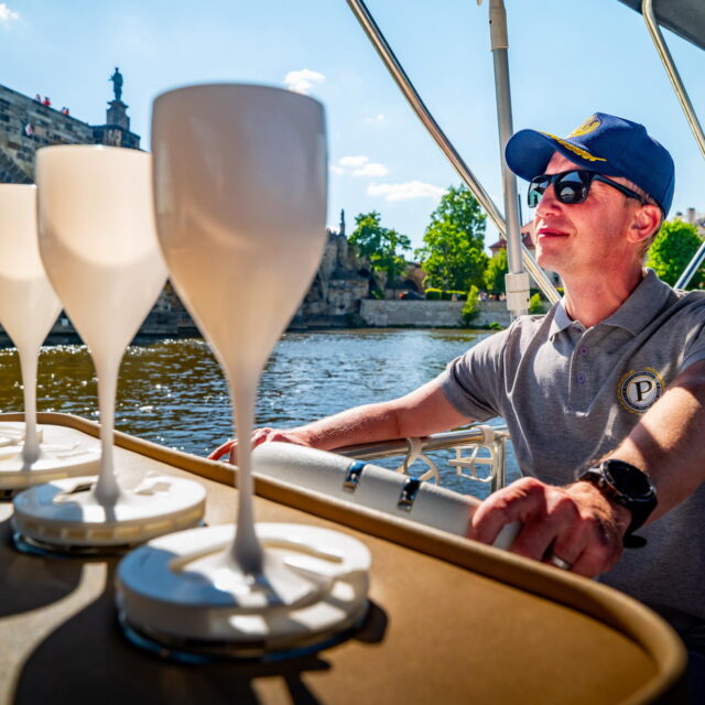 Prague Kampa Boat Trip