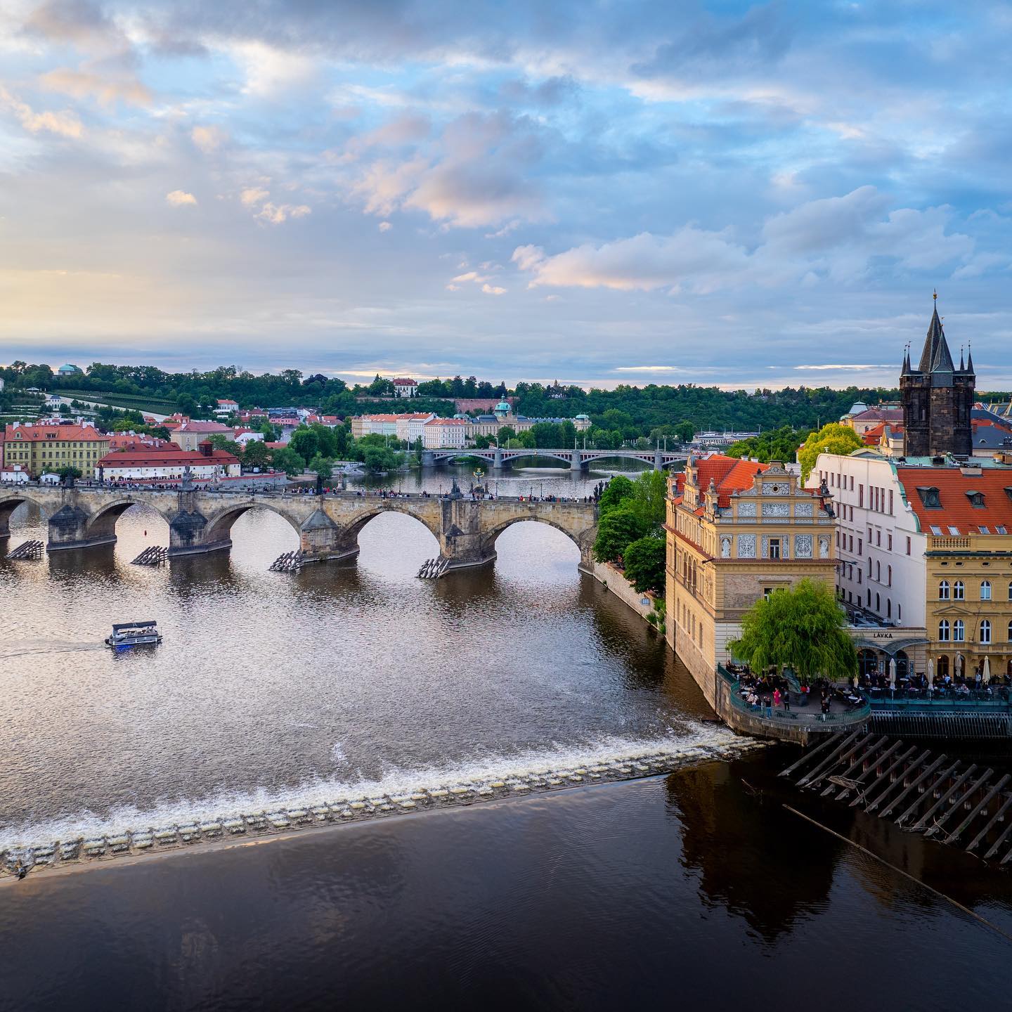 🌅 Captured the enchanting beauty of Prague at sunset! 🌇✨